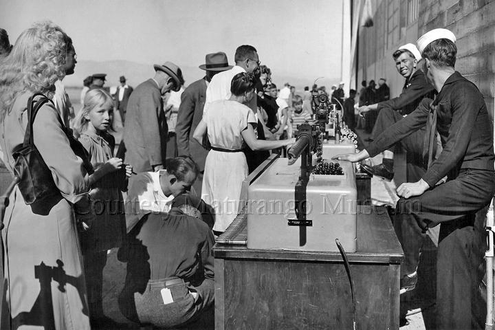 Machine gun display