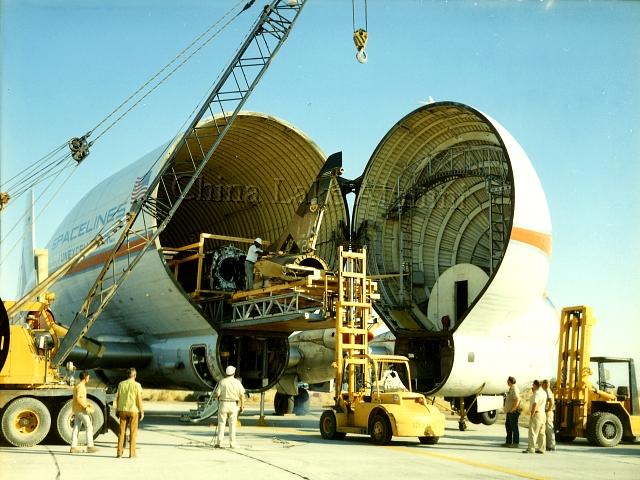 Super Guppy B-377SG